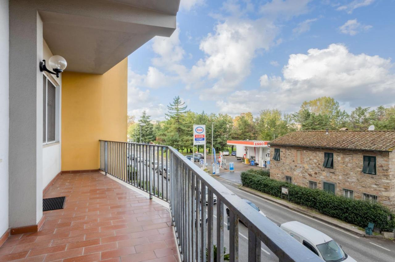 Lucca Roomy Apartment With Balcony And Parking! Luaran gambar