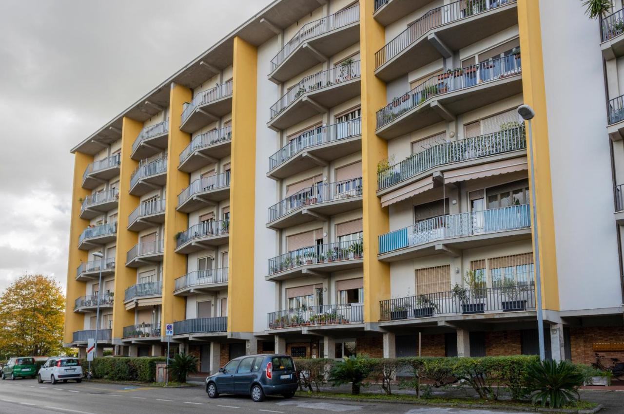 Lucca Roomy Apartment With Balcony And Parking! Luaran gambar