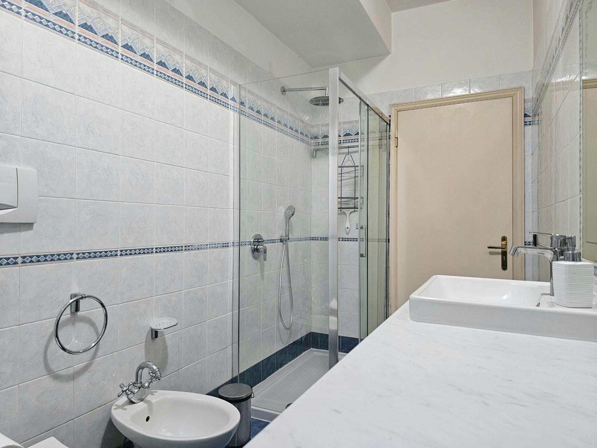 Lucca Roomy Apartment With Balcony And Parking! Luaran gambar